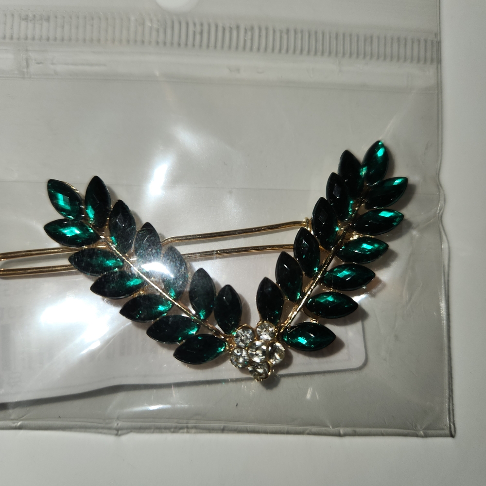 Elegant Green Leaf Hair Clip